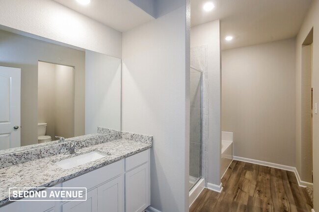 Building Photo - 2017 Jeanine Dr