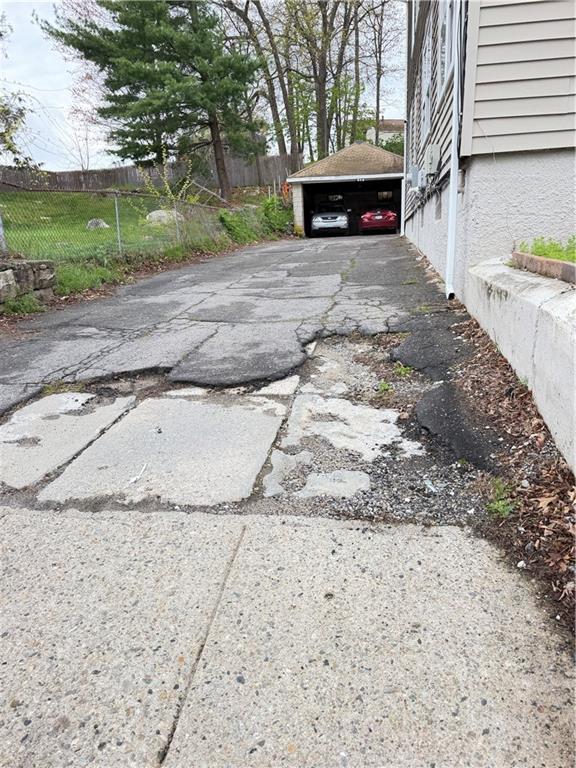 Building Photo - 694 Killingly St
