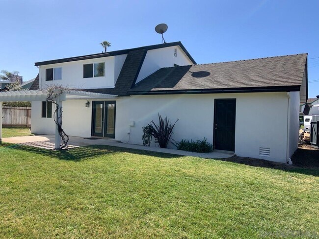 Building Photo - 1610 Valencia Ct