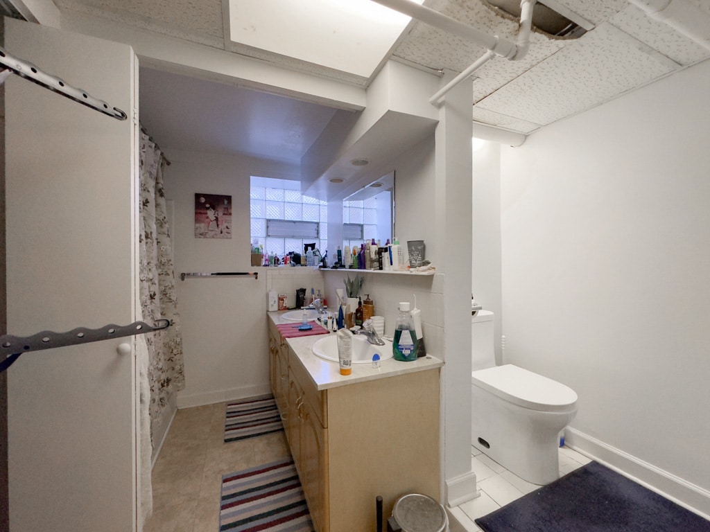 Building Photo - 3701 N Racine Ave