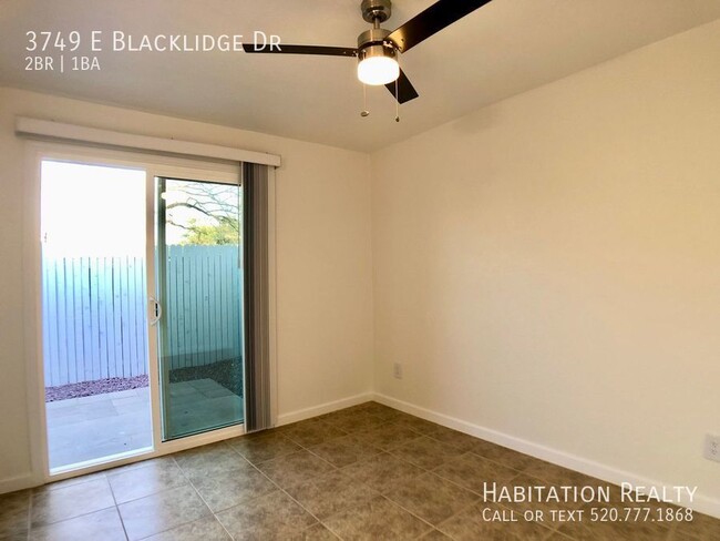 Building Photo - Beautifully renovated 2bd/1bath in Central...