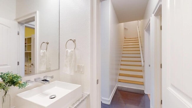 Building Photo - 100 Sweetbriar Lakes Dr