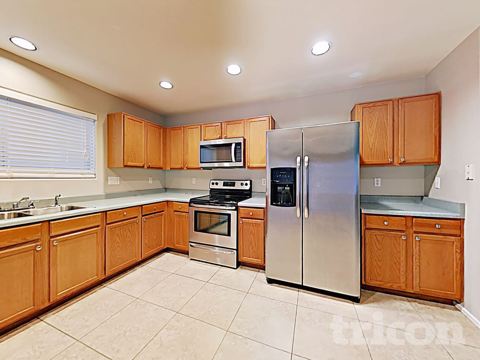 Building Photo - 25685 W Pleasant Ln