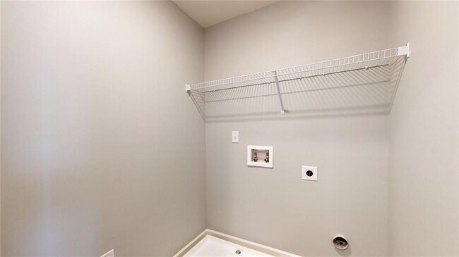Building Photo - 2327 Burnett Ln