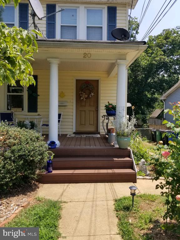 Primary Photo - 20 Locust Ave