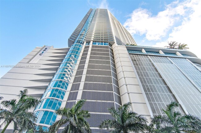 Building Photo - 200 Biscayne Blvd Way