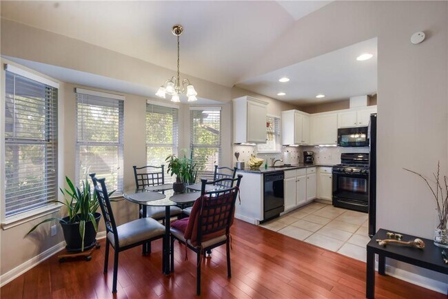 Building Photo - 1252 Lacey Oak Loop