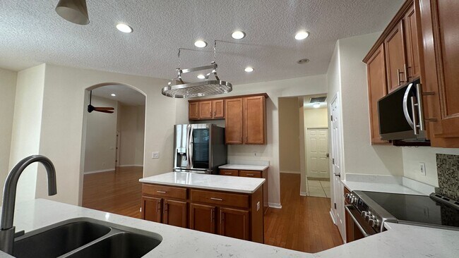 Building Photo - 1653 Cherry Ridge Dr