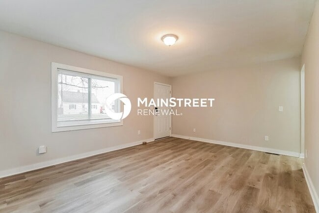 Building Photo - 5 Bedroom Pet-Friendly Home in Columbus, OH with Main Street Renewal