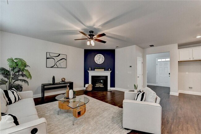 Building Photo - 2017 Yvette Wy