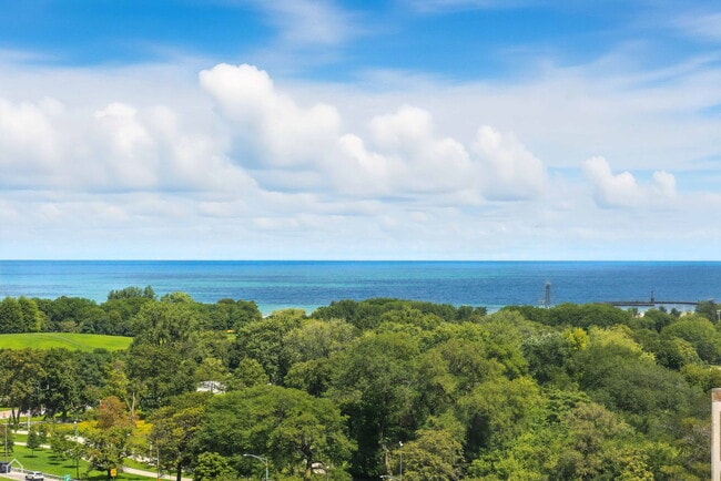 Building Photo - 720 W Gordon Terrace