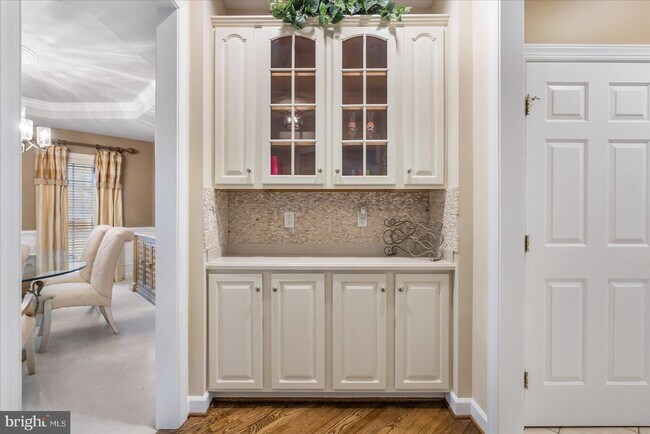 Building Photo - 1710 Stone Ivy Pl