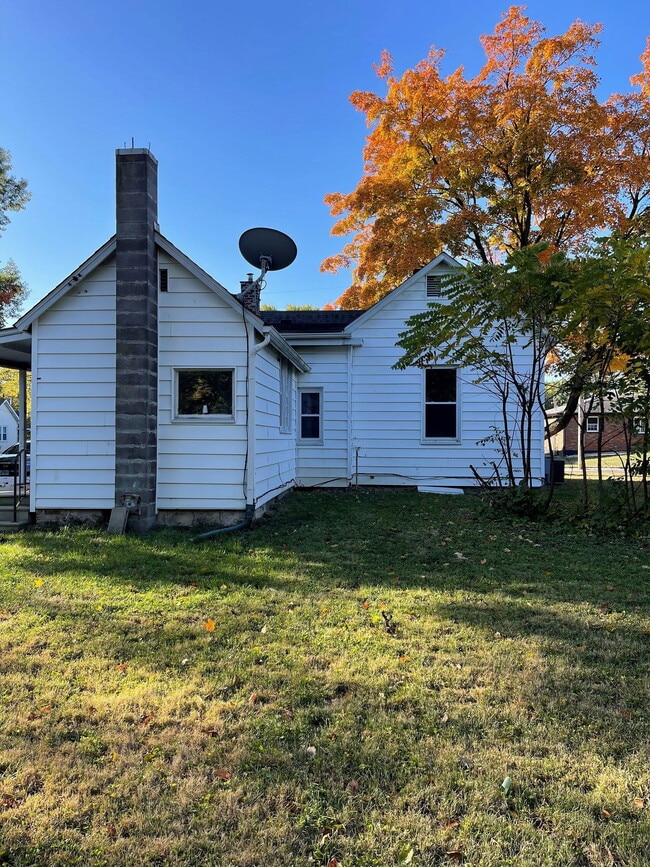 Building Photo - 226 E High St