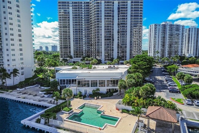 Building Photo - 20281 E Country Club Dr