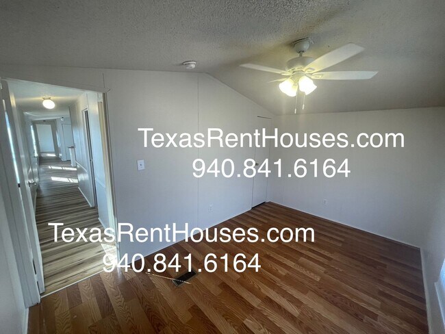 Building Photo - Charming 3 Bedroom, 2 Bath Home Near Legac...