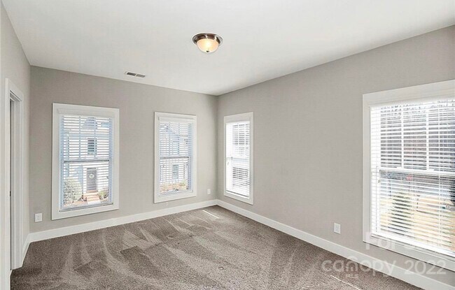 Building Photo - 109 Mint Ave