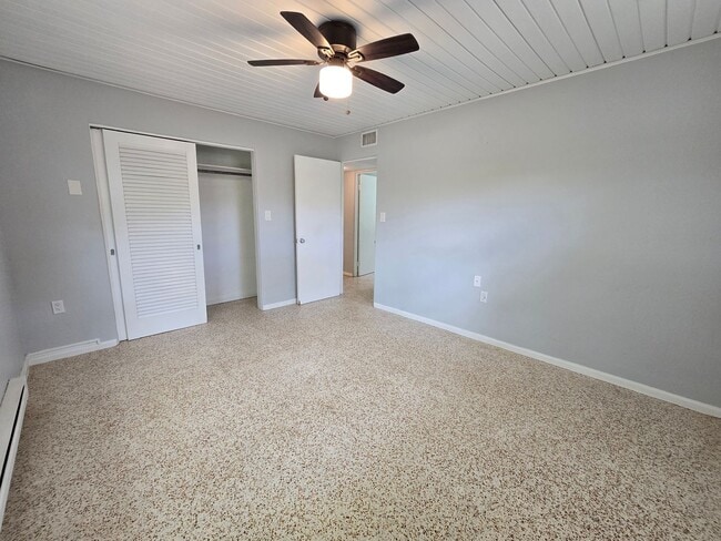 Building Photo - 6346 Beechwood Ave