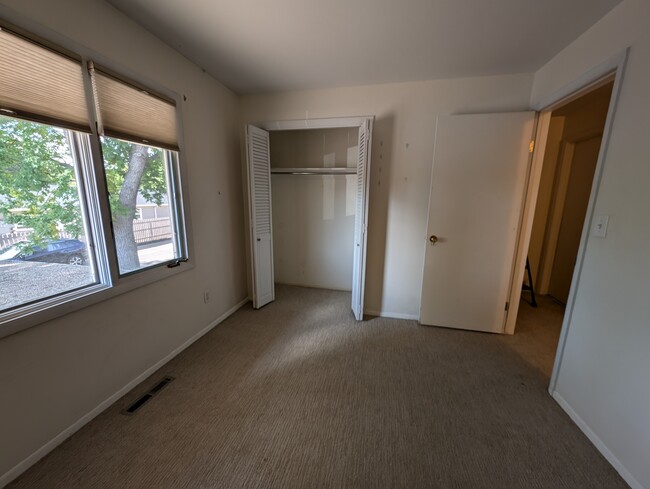 Second bedroom with closet - 1808 Indian Meadows Ln