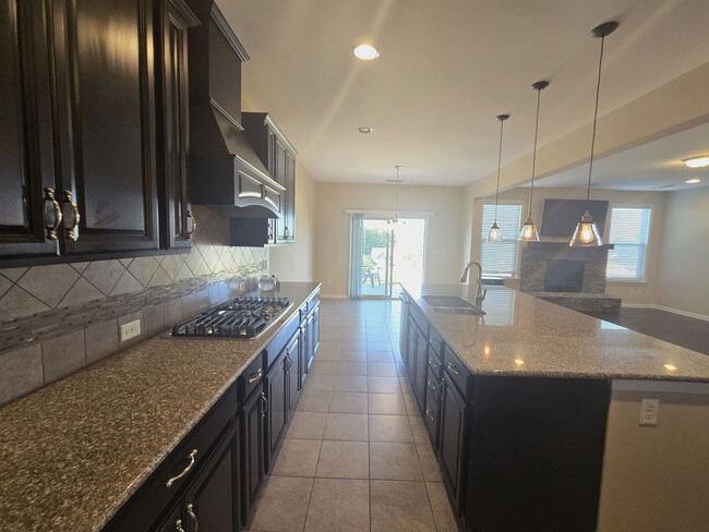 Building Photo - Beautiful Home located in Bridge Pointe Ne...