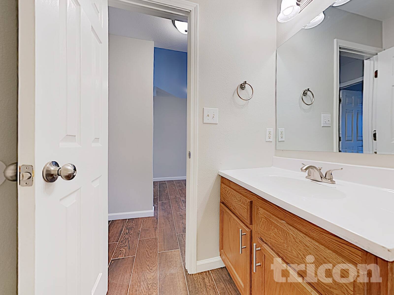 Building Photo - 2238 Leaf Dr