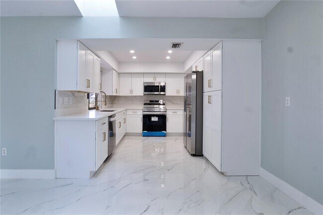 Building Photo - 1147 Yachtsman Ln