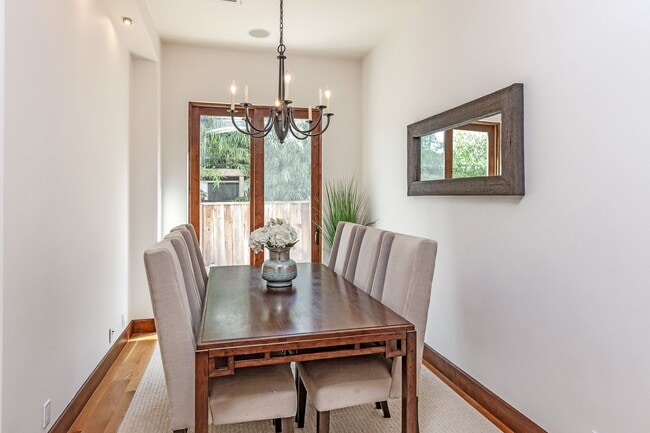 Building Photo - Elegant Mediterranean Home in Prime Menlo ...