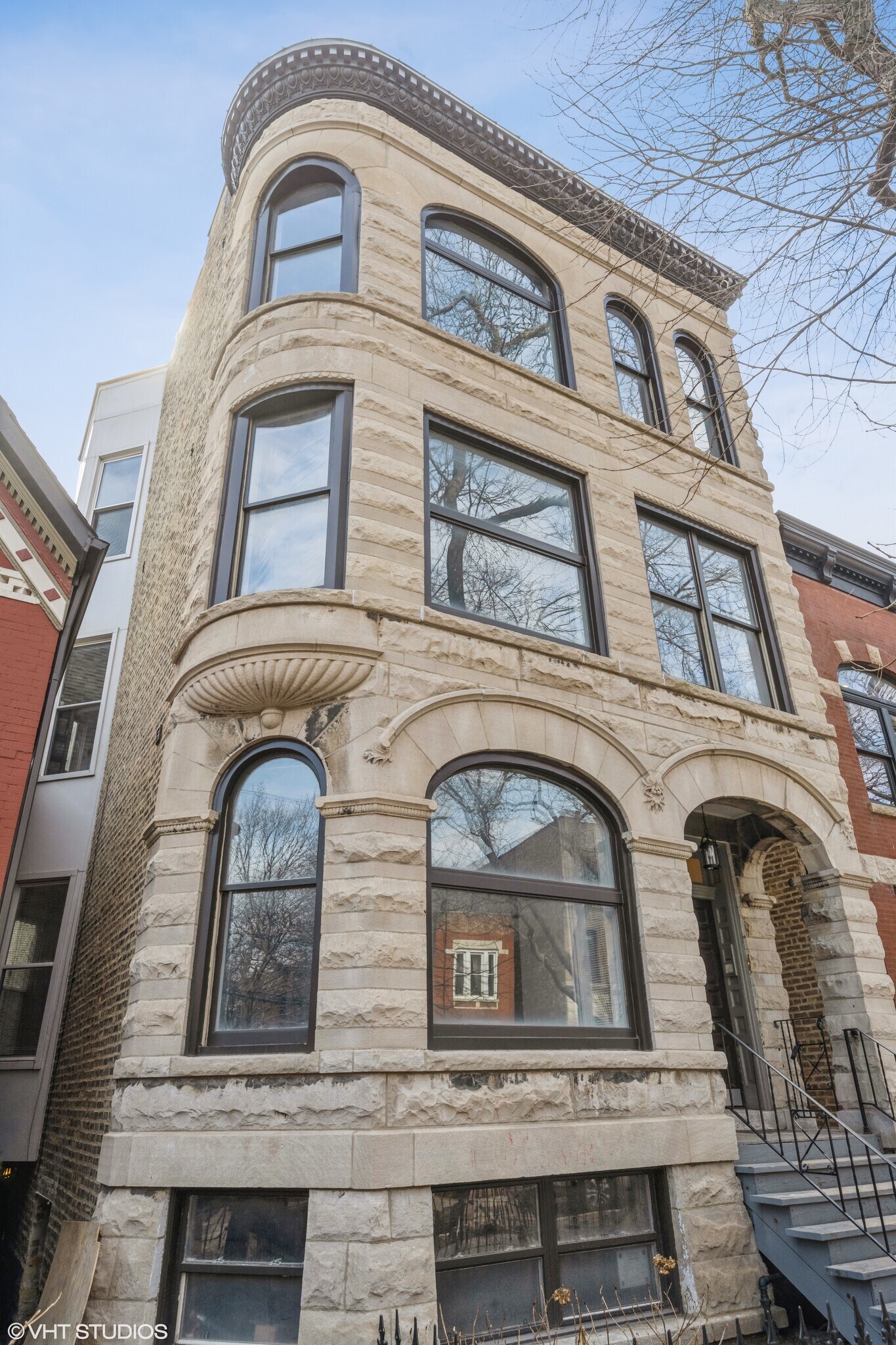 Building Photo - 2119 W Potomac Ave