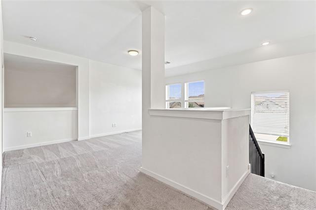 Building Photo - 2410 Doncaster Dr