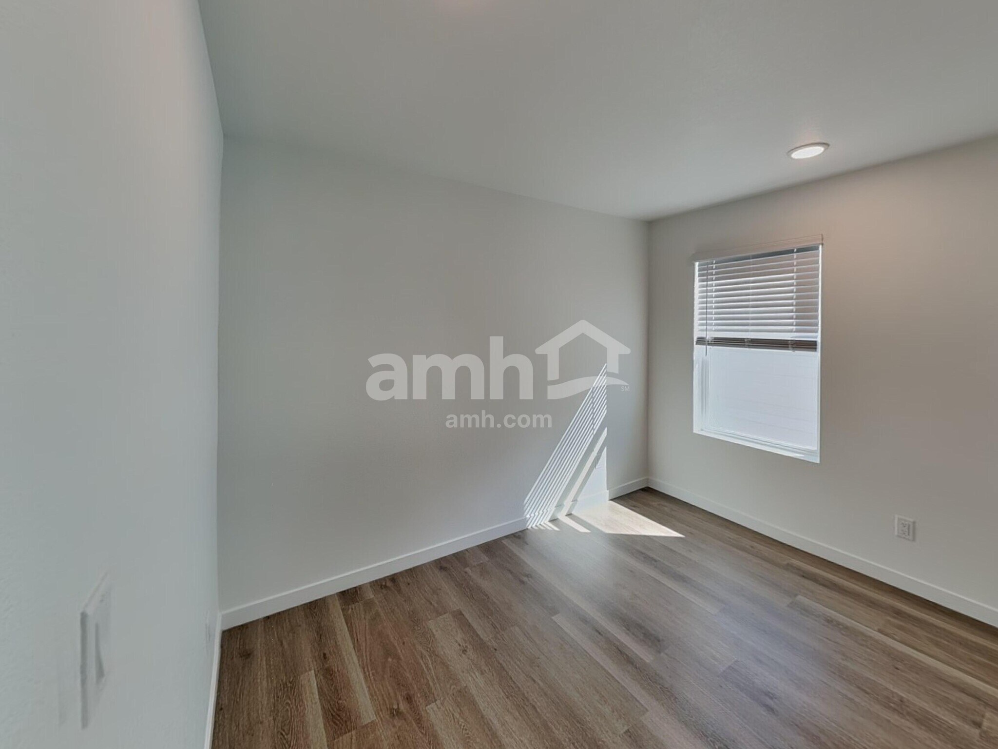 Building Photo - 23583 E 3rd Pl