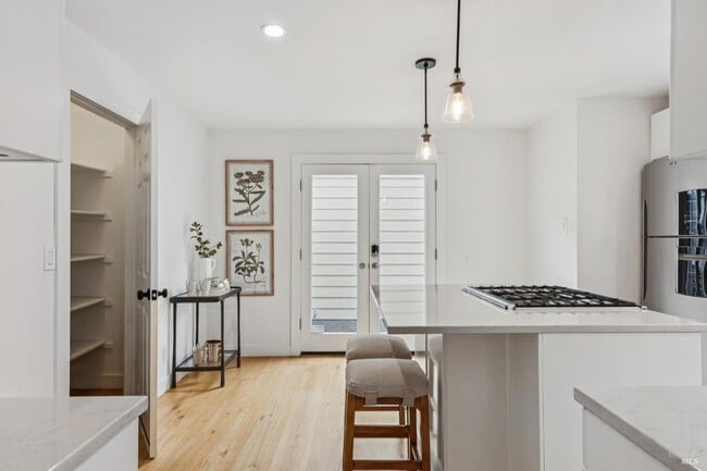 Building Photo - 93 Ashford Ave