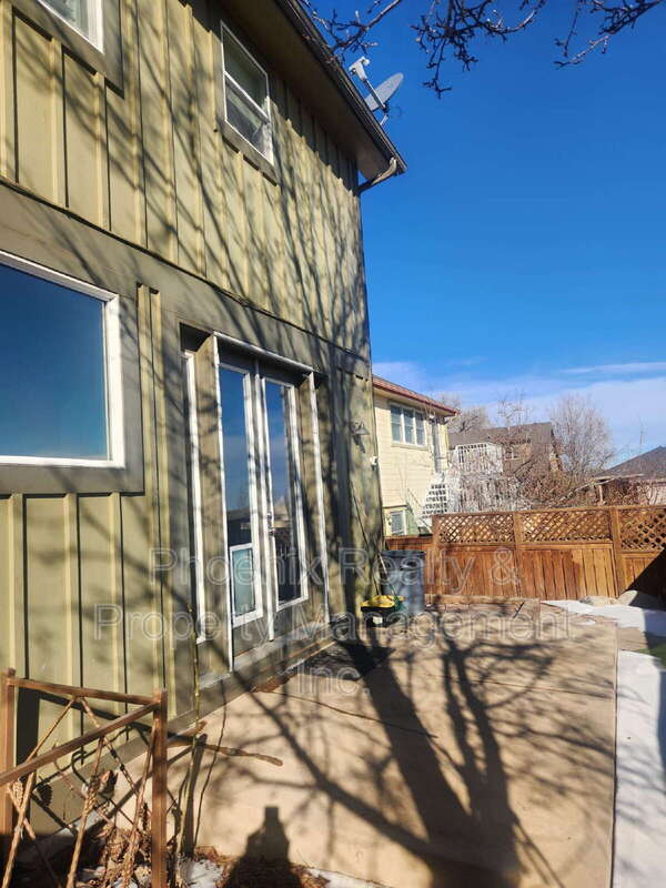 Building Photo - 454 N Finch Ave