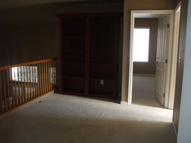 Building Photo - 4948 Forest Creek Way