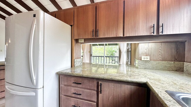 Building Photo - Spacious 3 BED/3 BATH Classic Maunawili Ho...