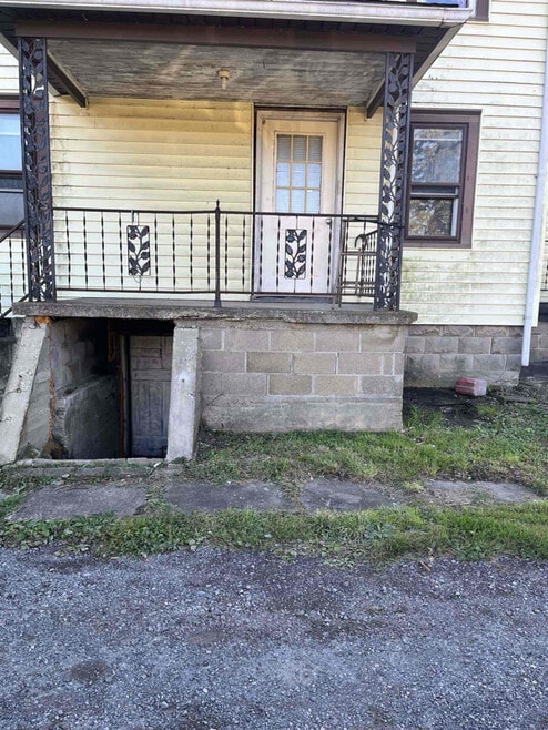 Building Photo - 10790 Erie Rd