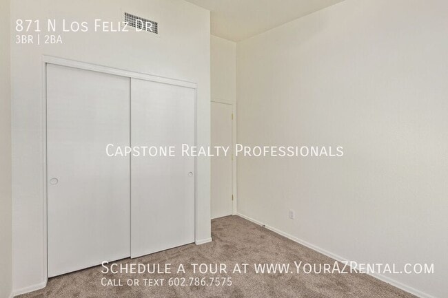 Building Photo - 871 N Los Feliz Dr