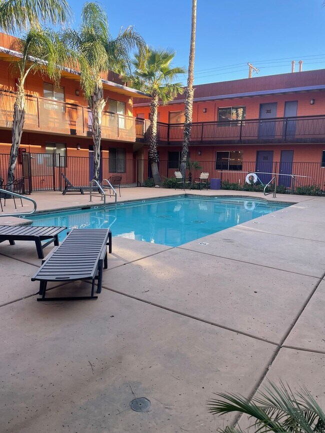 Building Photo - Pre-Leasing for August 1st!! Lovely 3 Bedroom Condo!! Close to the University of Arizona!! Perfec...