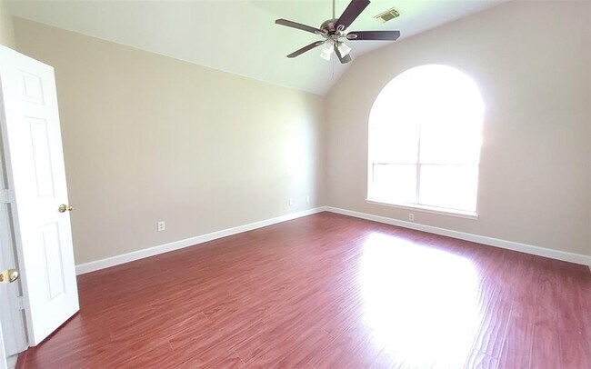 Building Photo - 2707 Sun Beam Ct