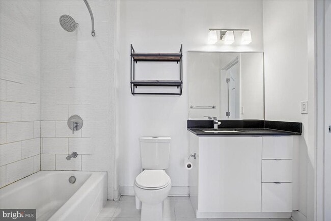 Building Photo - 460 New York Ave NW