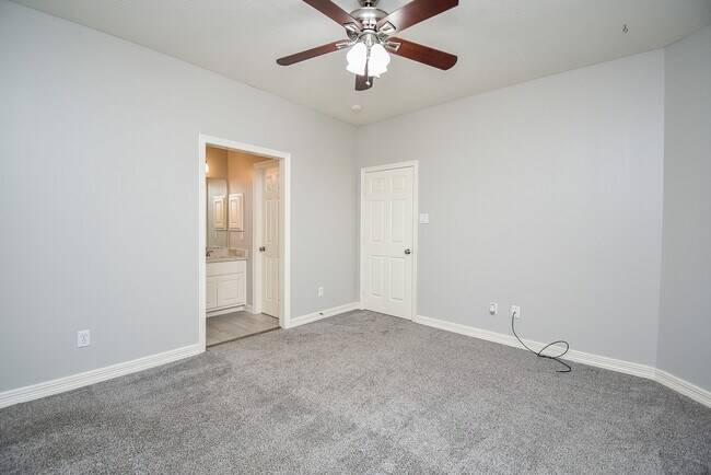 Building Photo - 7902 Silent Forest Dr