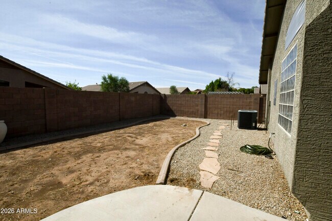 Building Photo - 10221 W Daley Ln