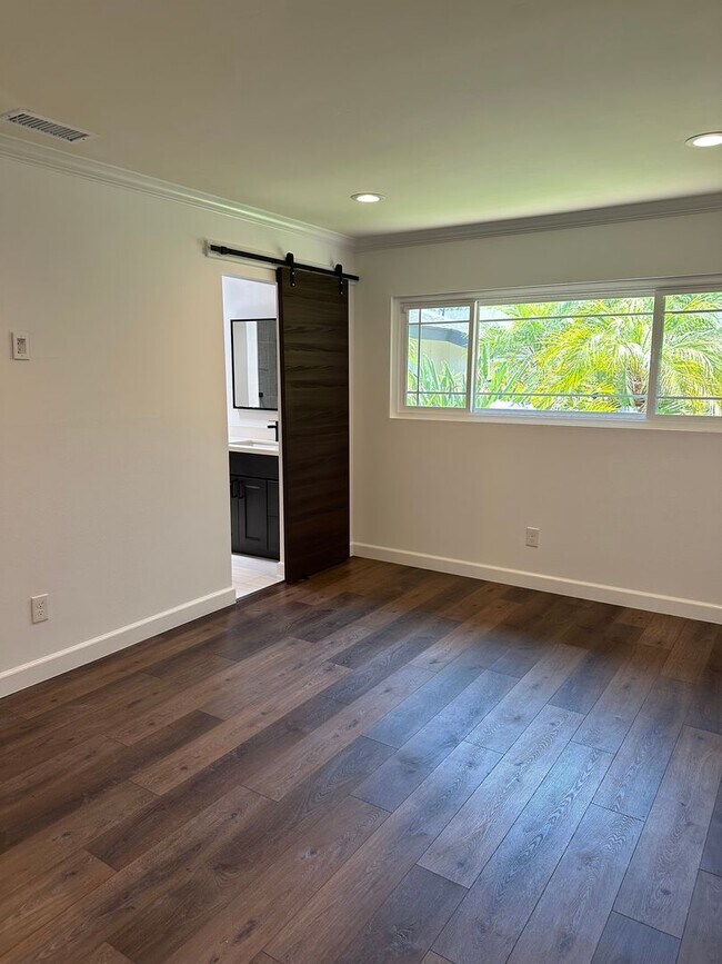 Building Photo - Well Maintained 3 Bedroom Home w/Solar