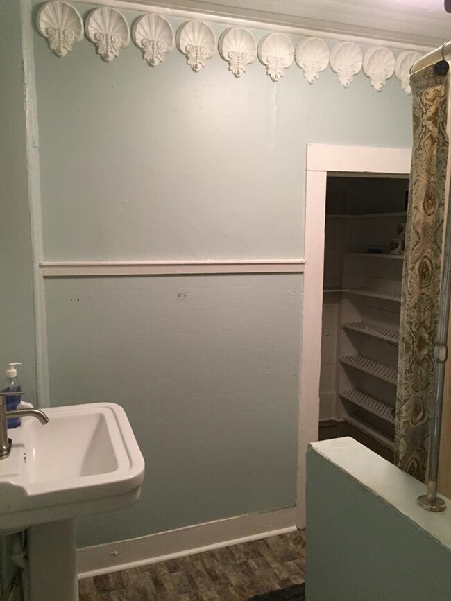 Building Photo - charming 1 bedroom, 1 bathroom apartment in Dawson, GA with its own private entrance.