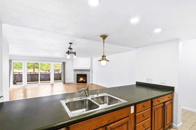 Building Photo - 23712 Pondview Pl