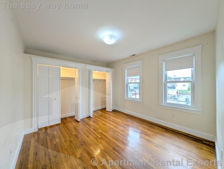 Building Photo - 7-9 Bonner Ave Unit #2