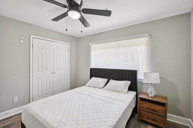 Building Photo - 15642 Pagehurst Dr