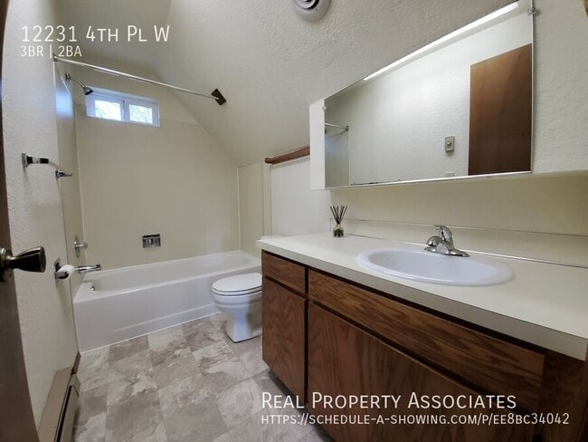 Building Photo - 12231 4th Pl W