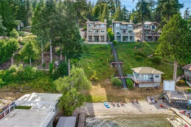 Building Photo - 2410 West Lake Sammamish Pkwy NE