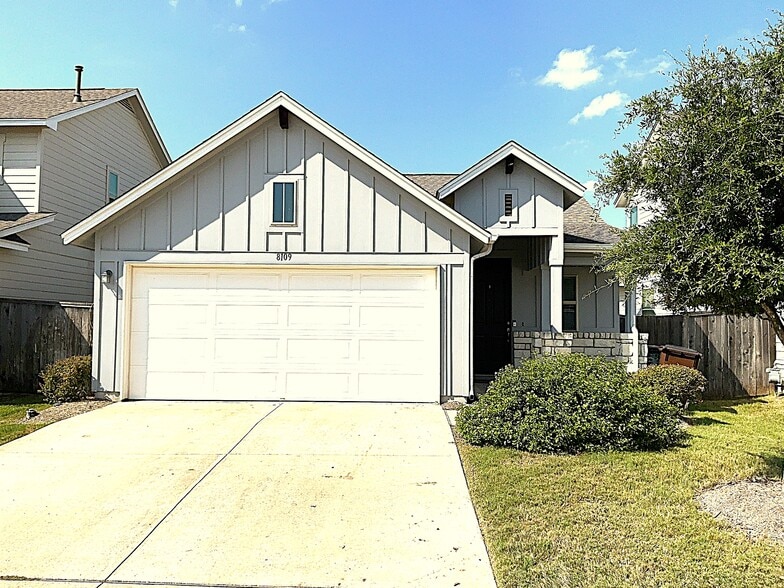Primary Photo - 8109 Cottage Rose Dr