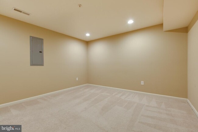 Building Photo - 7543 Maidenhead Dr