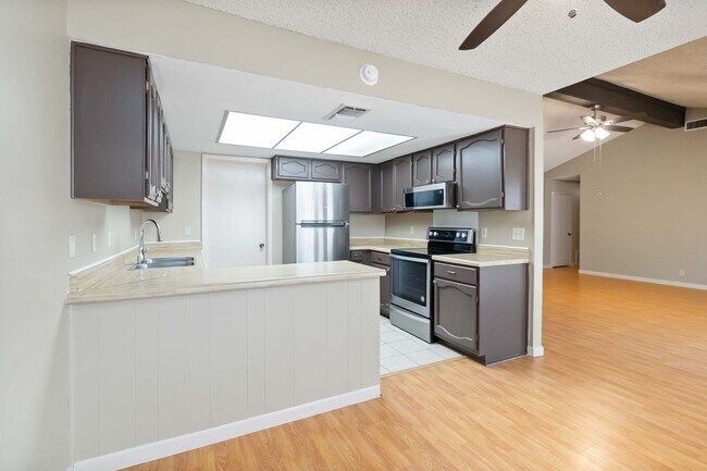 Building Photo - Charming 3-Bedroom Home Available for Rent!